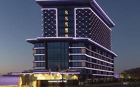 Golden Tulip Istanbul Bayrampasa